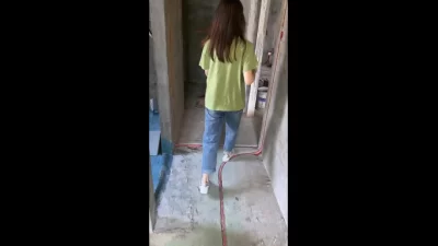趁装修师傅下班之后过来偷情！