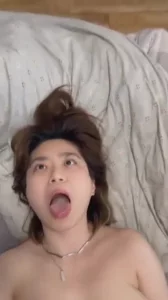 被我干到吐舌头翻白眼！（招单男进群交流3p）